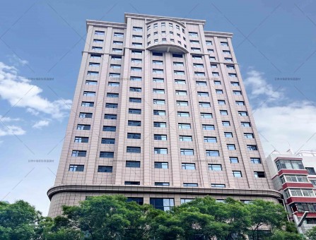 蘭州市公安局金盾大廈改造項(xiàng)目，選用水包砂保溫裝飾一體板。